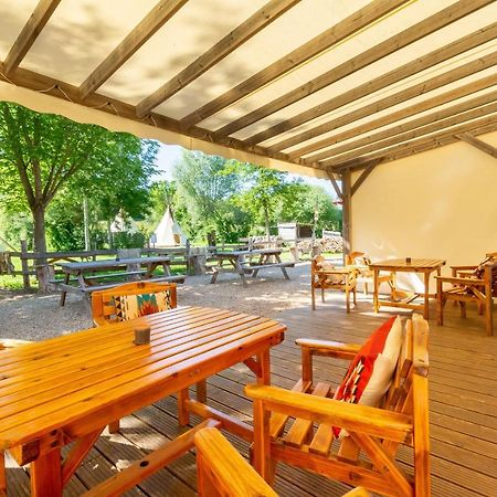 Les Tipis Du Bonheur De Vivre Hotel Brulon Luaran gambar