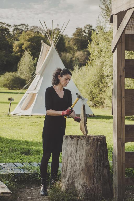 Les Tipis Du Bonheur De Vivre Hotel Brulon Luaran gambar