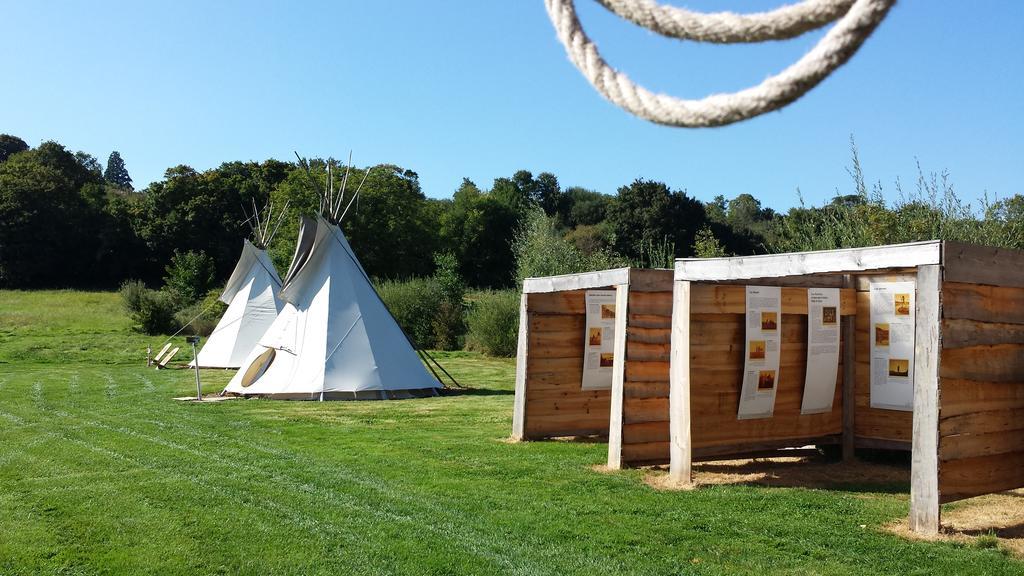 Les Tipis Du Bonheur De Vivre Hotel Brulon Luaran gambar